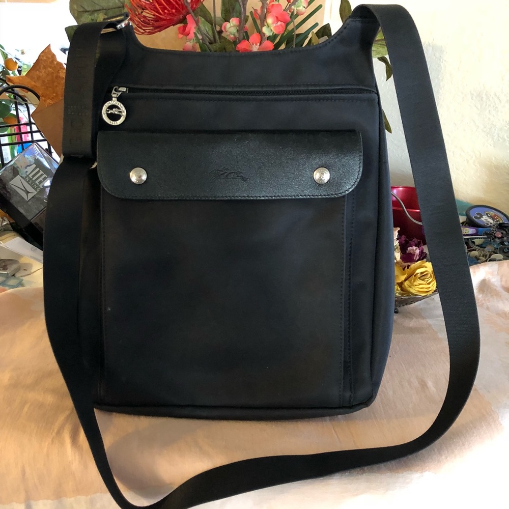 🍓🍓Authentic LongChamp crossbody bag 🍓🍓
